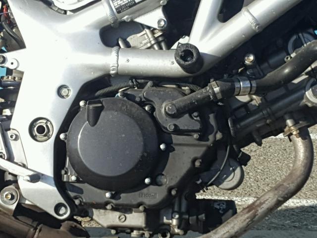 JS1VP52A222106181 - 2002 SUZUKI SV650 S SILVER photo 7