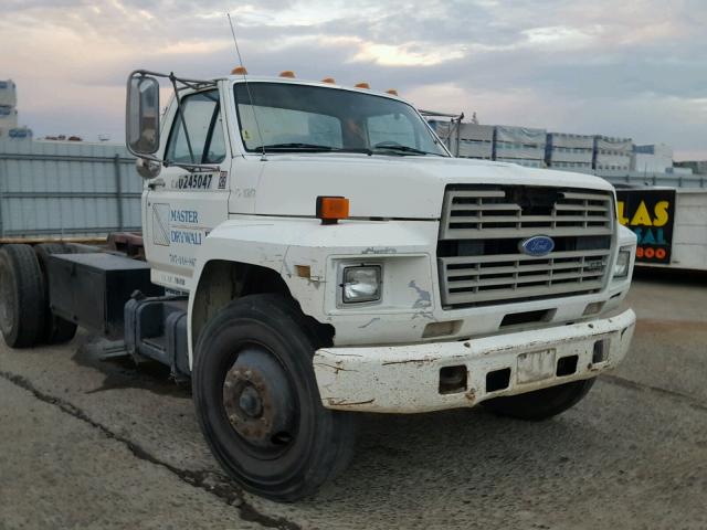 1FDPF70H0HVA59782 - 1987 FORD F700 WHITE photo 1