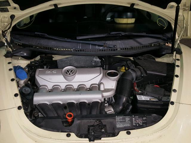 3VWRF31Y06M327318 - 2006 VOLKSWAGEN NEW BEETLE Sarı foto 7