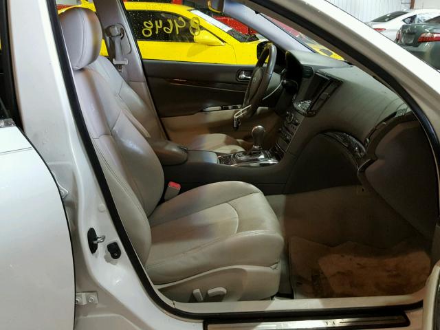 JN1DV6AP0BM600548 - 2011 INFINITI G25 BASE WHITE photo 5