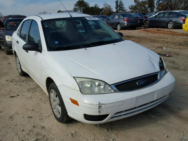 1FAHP34N57W229177 - 2007 FORD FOCUS ZX4 WHITE photo 1