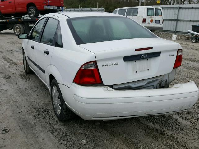 1FAFP34N86W155565 - 2006 FORD FOCUS ZX4 WHITE photo 3