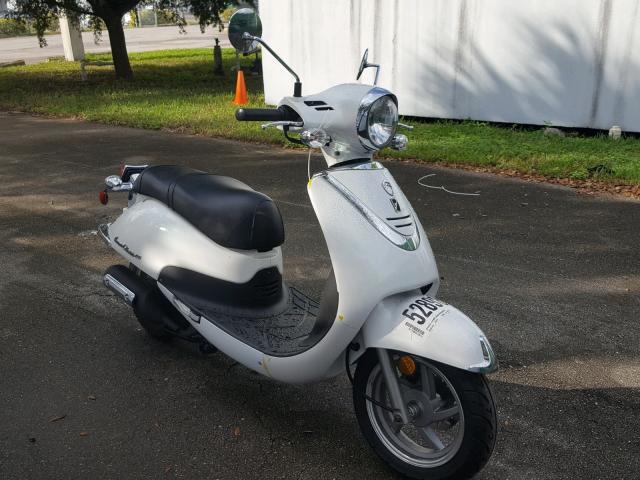 RFGBS1HE1JXAW1178 - 2018 SANY SCOOTER WHITE photo 1