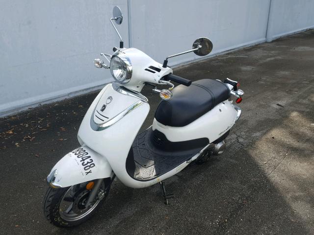 RFGBS1HE1JXAW1178 - 2018 SANY SCOOTER WHITE photo 2