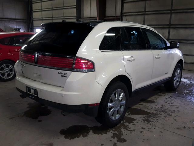 2LMDU88C87BJ18888 - 2007 LINCOLN MKX WHITE photo 4