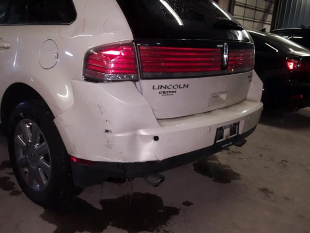 2LMDU88C87BJ18888 - 2007 LINCOLN MKX WHITE photo 9