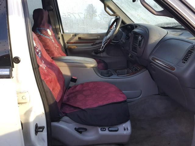5LMFU28A01LJ03015 - 2001 LINCOLN NAVIGATOR Ақ фото 5