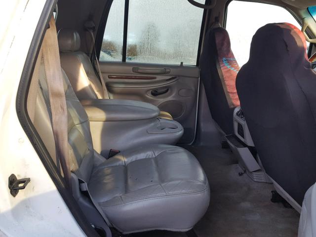 5LMFU28A01LJ03015 - 2001 LINCOLN NAVIGATOR Ақ фото 6