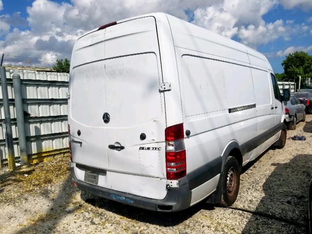 WD3PE8CC6B5527853 - 2011 MERCEDES-BENZ SPRINTER 2 WHITE photo 4