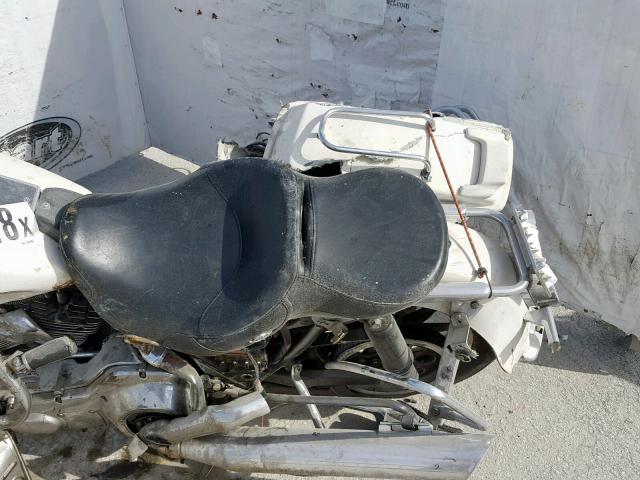 1HD1FCW112Y606656 - 2002 HARLEY-DAVIDSON FLHTCUI WHITE photo 6