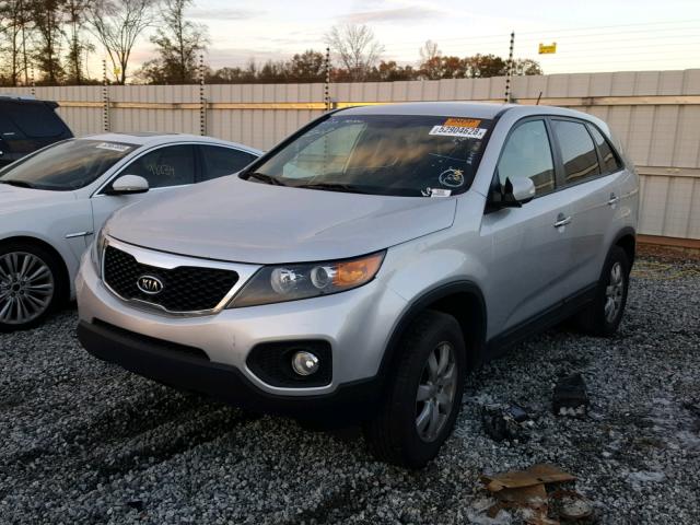 5XYKT3A12DG408587 - 2013 KIA SORENTO LX SILVER photo 2