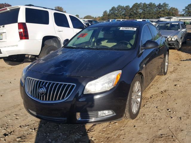 W04GN5EC6B1033785 - 2011 BUICK REGAL BLACK photo 2