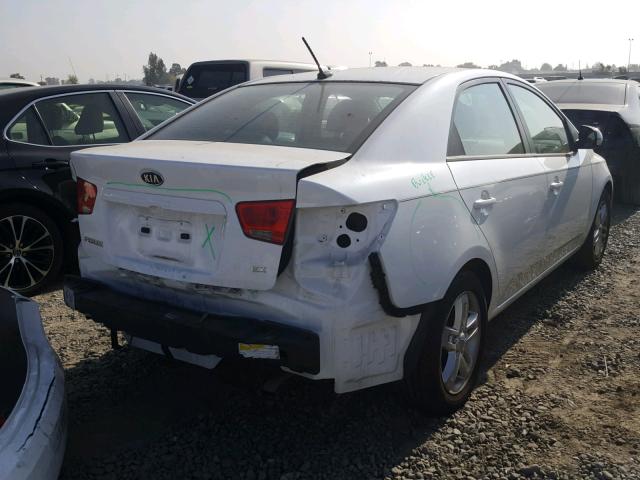 KNAFU4A2XC5593411 - 2012 KIA FORTE EX WHITE photo 4