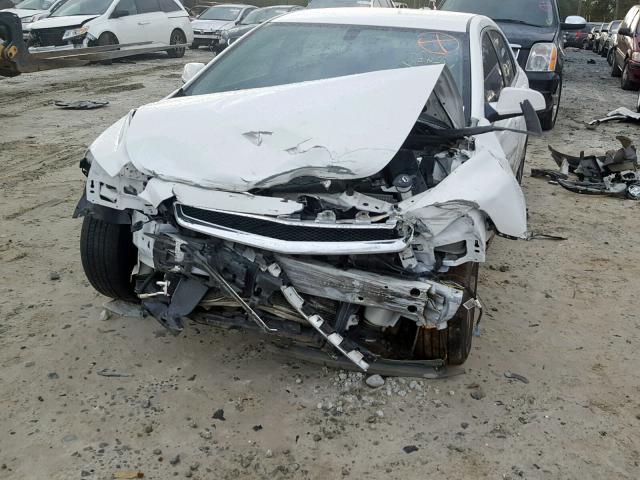 1G1ZC5E1XBF283089 - 2011 CHEVROLET MALIBU 1LT WHITE photo 9
