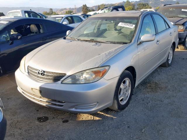 4T1BF32K32U018281 - 2002 TOYOTA CAMRY LE SILVER photo 2