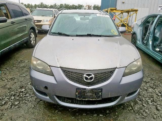 JM1BK32F361437824 - 2006 MAZDA 3 I GRAY photo 9