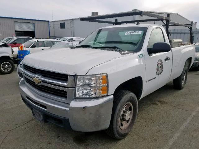 1GCHC24K28E165693 - 2008 CHEVROLET SILVERADO WHITE photo 2