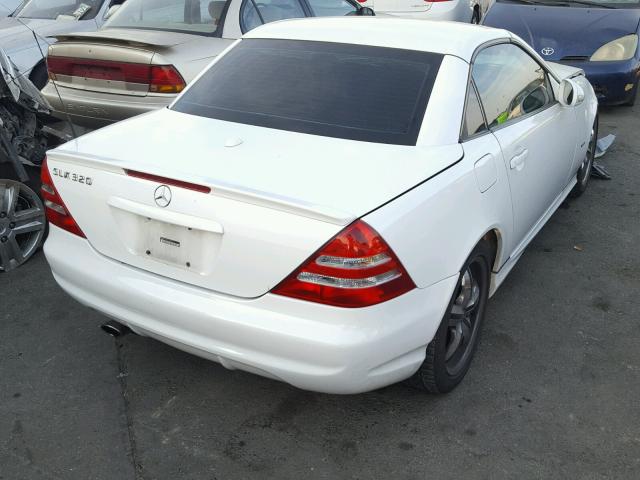 WDBKK65F01F175753 - 2001 MERCEDES-BENZ SLK 320 WHITE photo 4