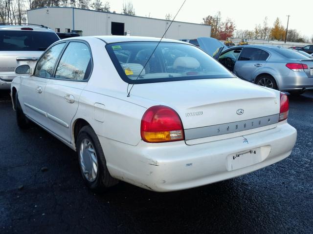 KMHWF25V1YA189719 - 2000 HYUNDAI SONATA BAS WHITE photo 3