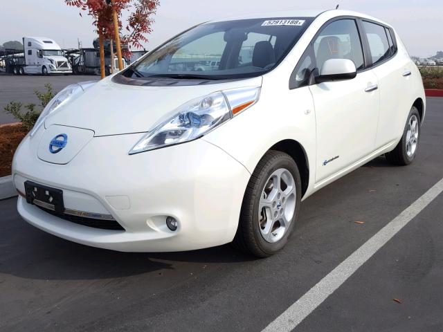 JN1AZ0CP5CT020642 - 2012 NISSAN LEAF SV WHITE photo 2