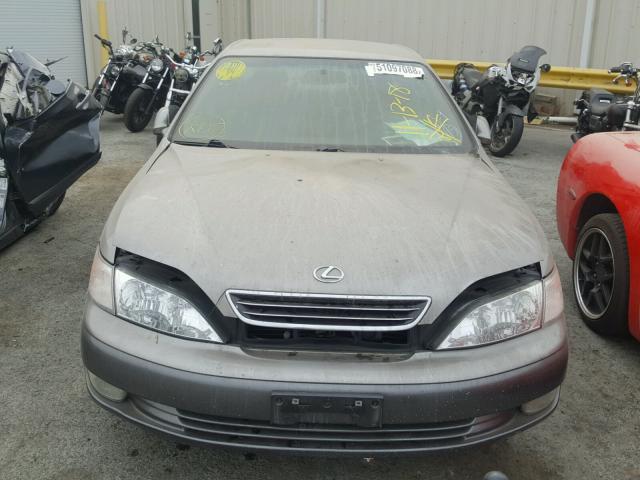 JT8BF28G8W0107034 - 1998 LEXUS ES 300 GRAY photo 9