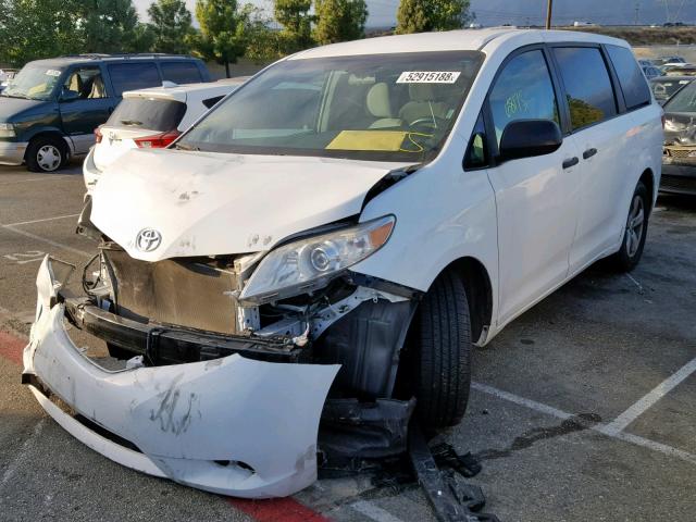 5TDZK3DC2GS694155 - 2016 TOYOTA SIENNA BAS WHITE photo 2