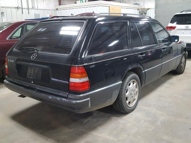 WDBEA92E4SF339018 - 1995 MERCEDES-BENZ E 320 BLACK photo 4