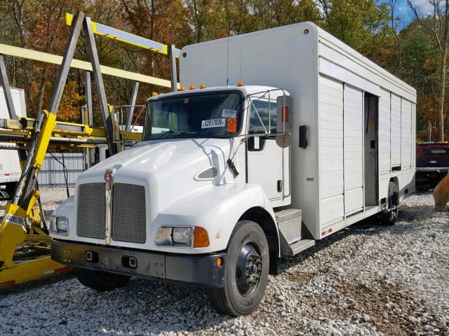 2NKMHD7X67M183579 - 2007 KENWORTH CONSTRUCTI WHITE photo 2