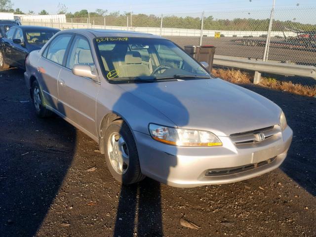 1HGCG5559WA271573 - 1998 HONDA ACCORD EX SILVER photo 1