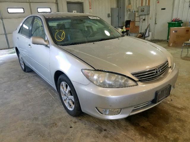 4T1BE32K35U966896 - 2005 TOYOTA CAMRY LE SILVER photo 1