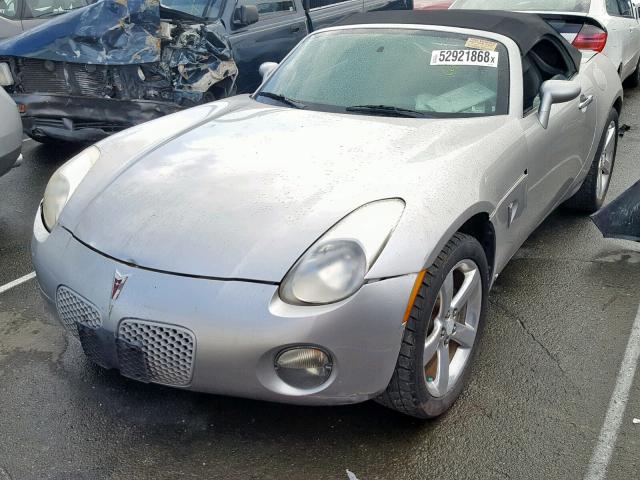 1G2MB33B56Y105819 - 2006 PONTIAC SOLSTICE SILVER photo 2