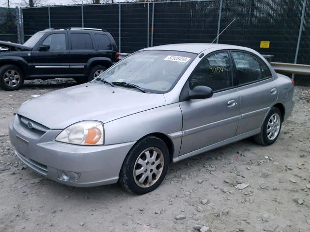 KNADC125546283731 - 2004 KIA RIO SILVER photo 2