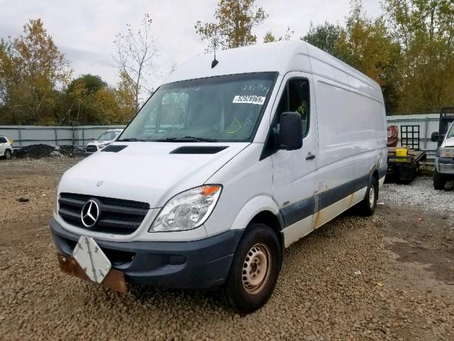 WD3PE8CB5B5605689 - 2011 MERCEDES-BENZ SPRINTER 2 WHITE photo 2