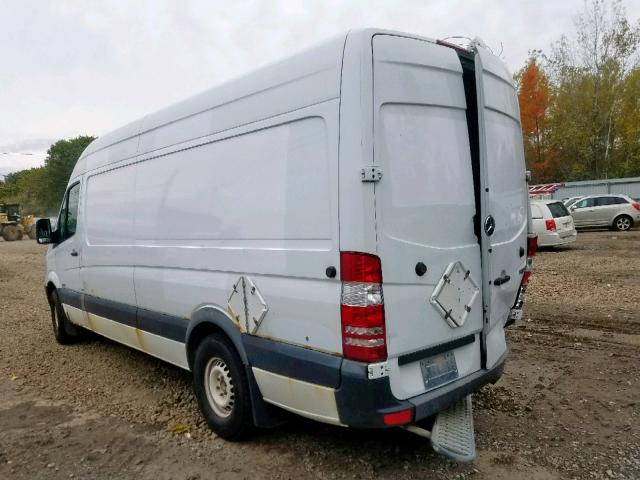 WD3PE8CB5B5605689 - 2011 MERCEDES-BENZ SPRINTER 2 WHITE photo 3