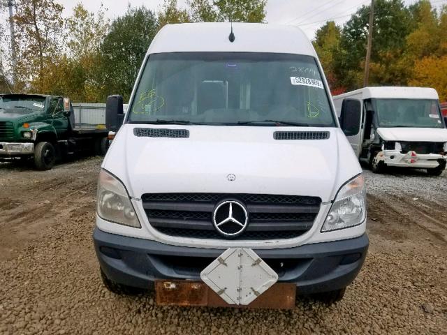 WD3PE8CB5B5605689 - 2011 MERCEDES-BENZ SPRINTER 2 WHITE photo 9