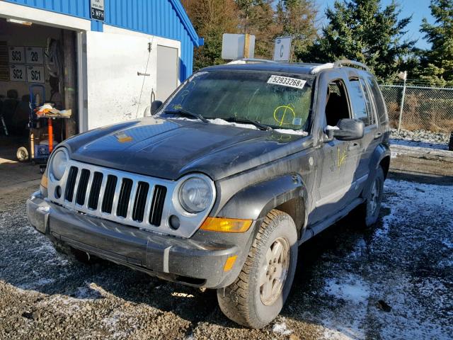 1J4GL58525W682414 - 2005 JEEP LIBERTY LI GRAY photo 2