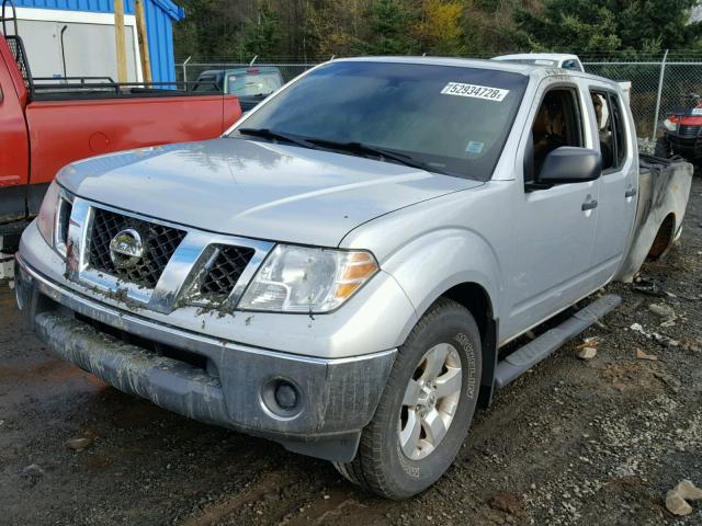 1N6AD0FV3AC430498 - 2010 NISSAN FRONTIER C SILVER photo 2