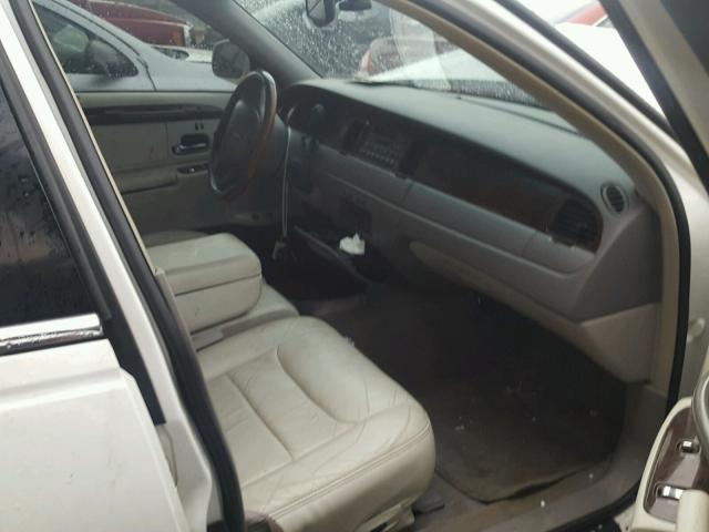 1LNHM82W21Y620788 - 2001 LINCOLN TOWN CAR S WHITE photo 5