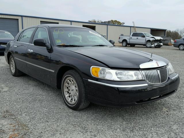 1LNFM82W9WY698452 - 1998 LINCOLN TOWN CAR S BLACK photo 1