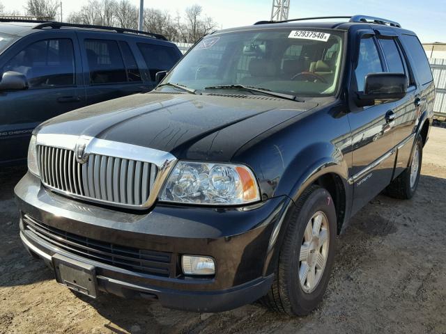 5LMFU28555LJ04590 - 2005 LINCOLN NAVIGATOR Қара фото 2