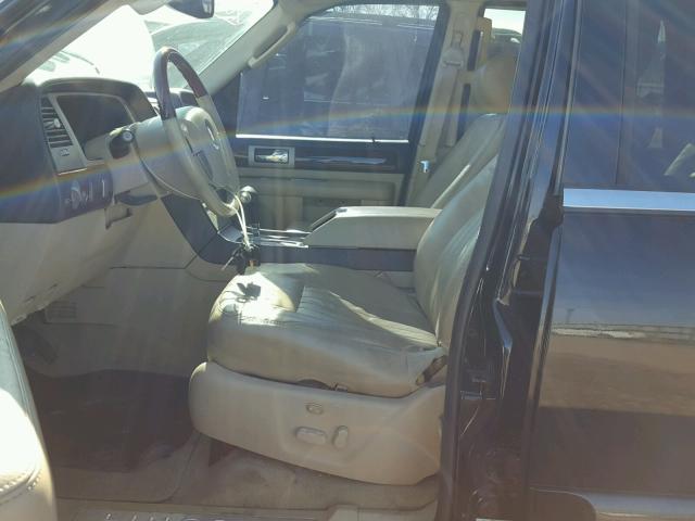 5LMFU28555LJ04590 - 2005 LINCOLN NAVIGATOR Қара фото 5