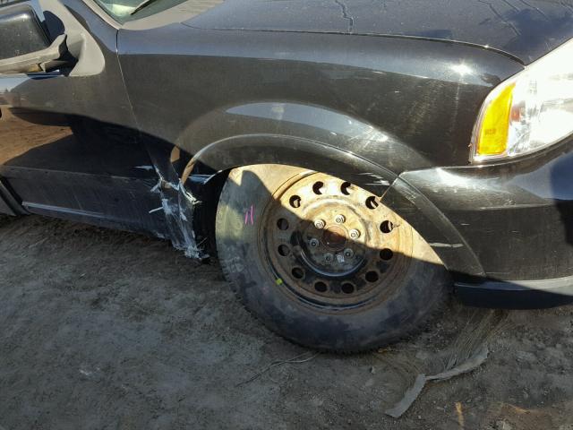 5LMFU28555LJ04590 - 2005 LINCOLN NAVIGATOR Қара фото 9