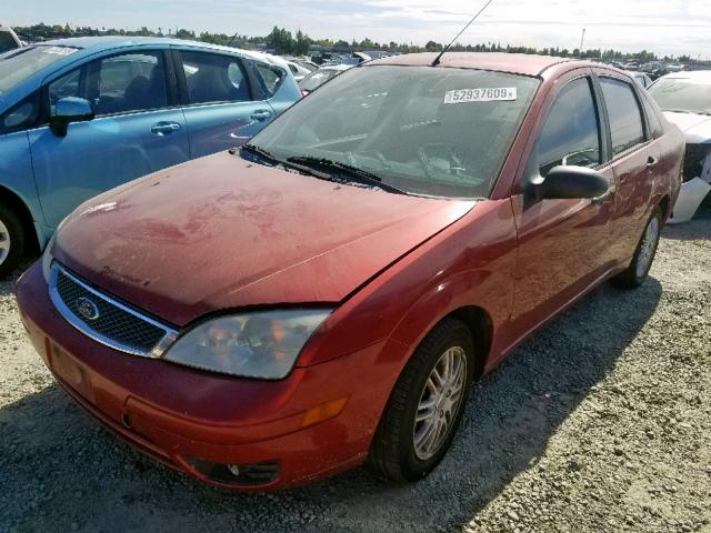 1FAFP34N15W182766 - 2005 FORD FOCUS ZX4 RED photo 2