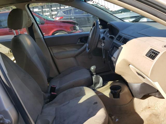 1FAFP34N46W148709 - 2006 FORD FOCUS ZX4 TAN photo 5