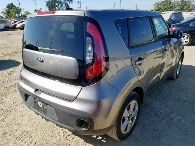 KNDJN2A2XH7492864 - 2017 KIA SOUL SILVER photo 4