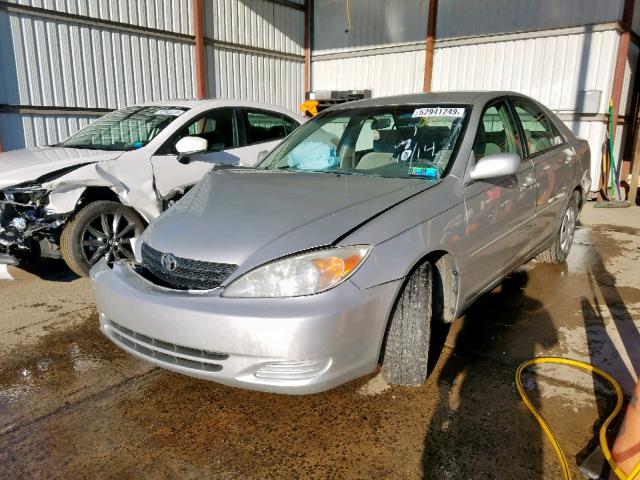 4T1BE32K83U127355 - 2003 TOYOTA CAMRY LE SILVER photo 2