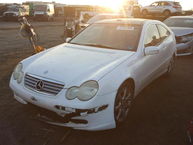 WDBRN64J63A492142 - 2003 MERCEDES-BENZ C 320 SPOR WHITE photo 2