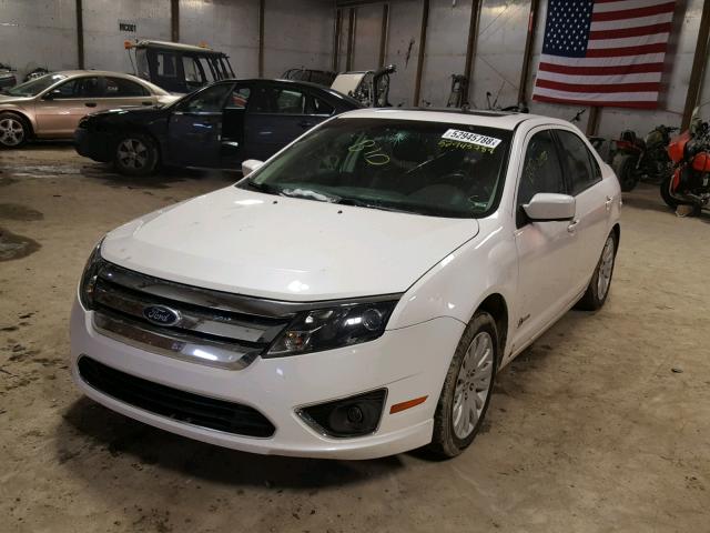 3FADP0L30AR365773 - 2010 FORD FUSION HYB WHITE photo 2