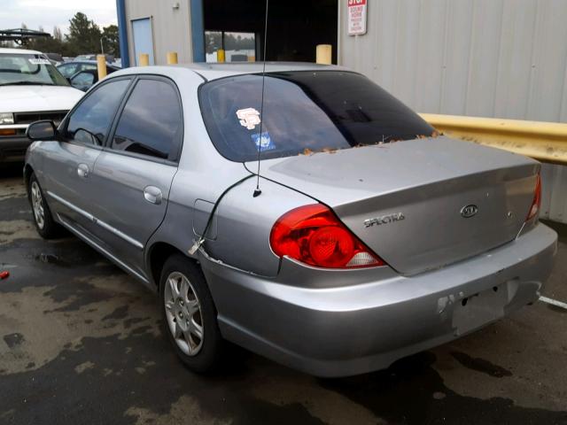 KNAFB121525152276 - 2002 KIA SPECTRA BA SILVER photo 3