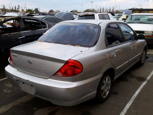 KNAFB121525152276 - 2002 KIA SPECTRA BA SILVER photo 4